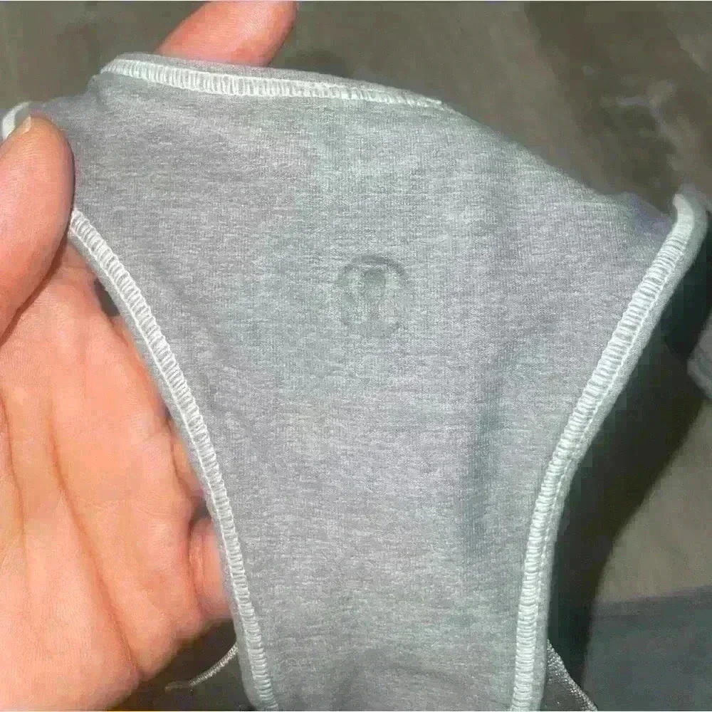 Lululemon Take 2 Bra
Wee Stripe Heathered Slate gray / Heathered Slate size 10 - Picture 11 of 14